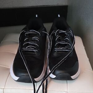 Athletic Works Black and White Women's Athletic Sneakers